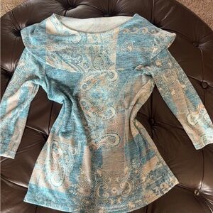 Elegant Blue and Cream Paisley 3/4 sleeve